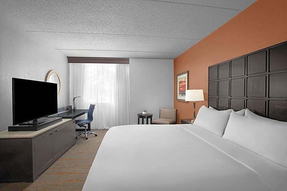 Renaissance by Marriott Indianapolis North Hotel