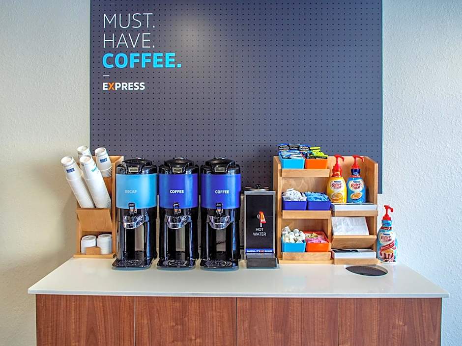 Holiday Inn Express & Suites Oklahoma City Airport By IHG