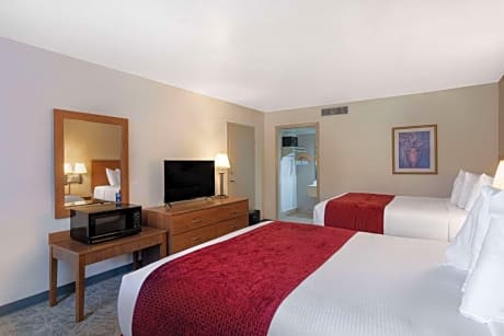 Standard 2 Queen Beds Poolview Inn Room