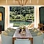 Huka Lodge, Beckons