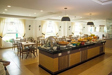 Summit Hotel Porto Real Aparecida