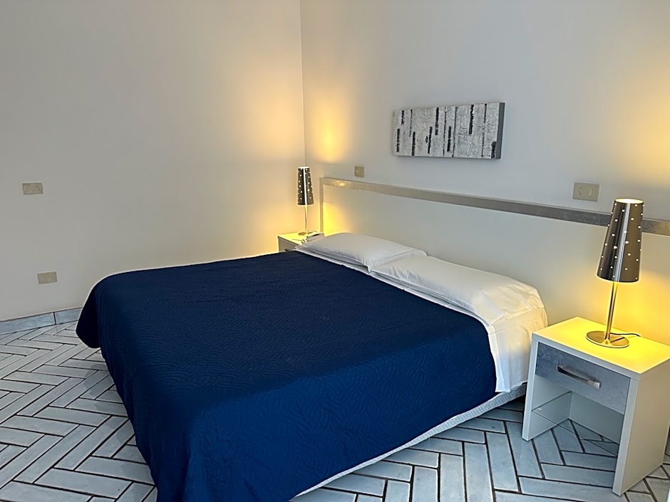 Photo 1 of 5 of Standard 1 Double Bed or 2 Beds, Jacuzzi®