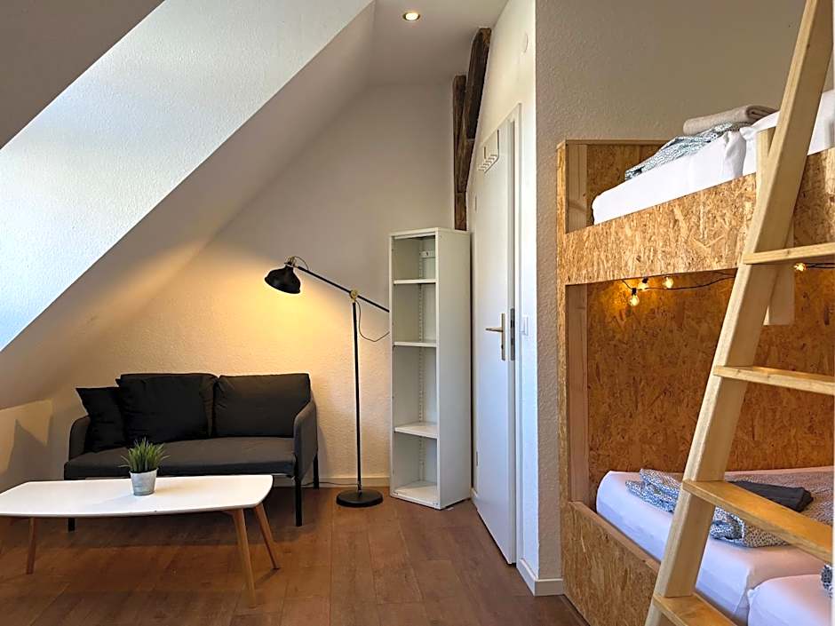 Blue Doors Hostel Altstadt