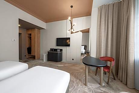 Deluxe Room with 2 single beds