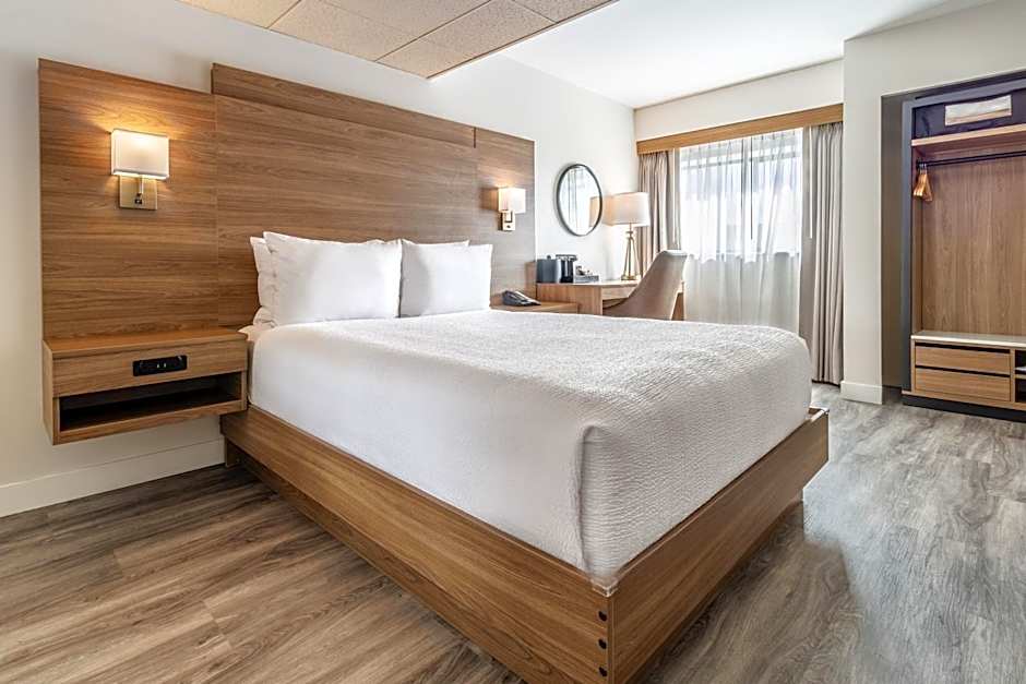 Atrium Hotel Vancouver