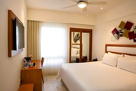 Standard Queen Room