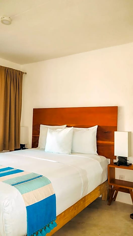 Royal Palm Bacalar Cabañas & Lagoon Club