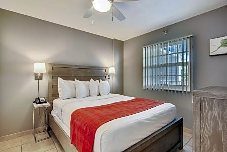 Standard One-Bedroom Suite with Ocean View