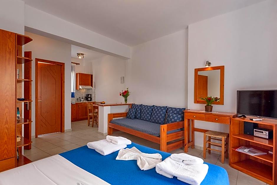 Finikas Studios & Apartments - Kalamaki Holidays