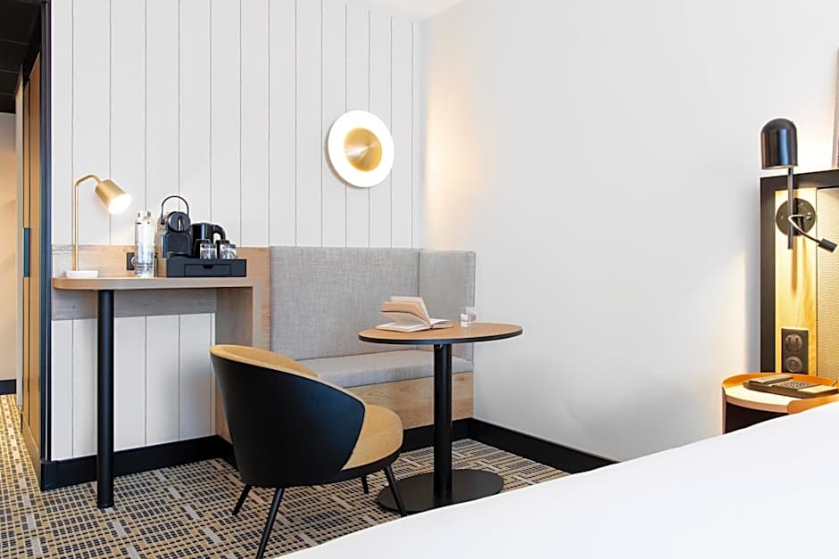 Mercure Paris Bercy Bibliotheque