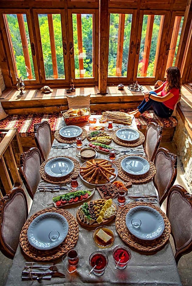 Meymune Valide Konağı