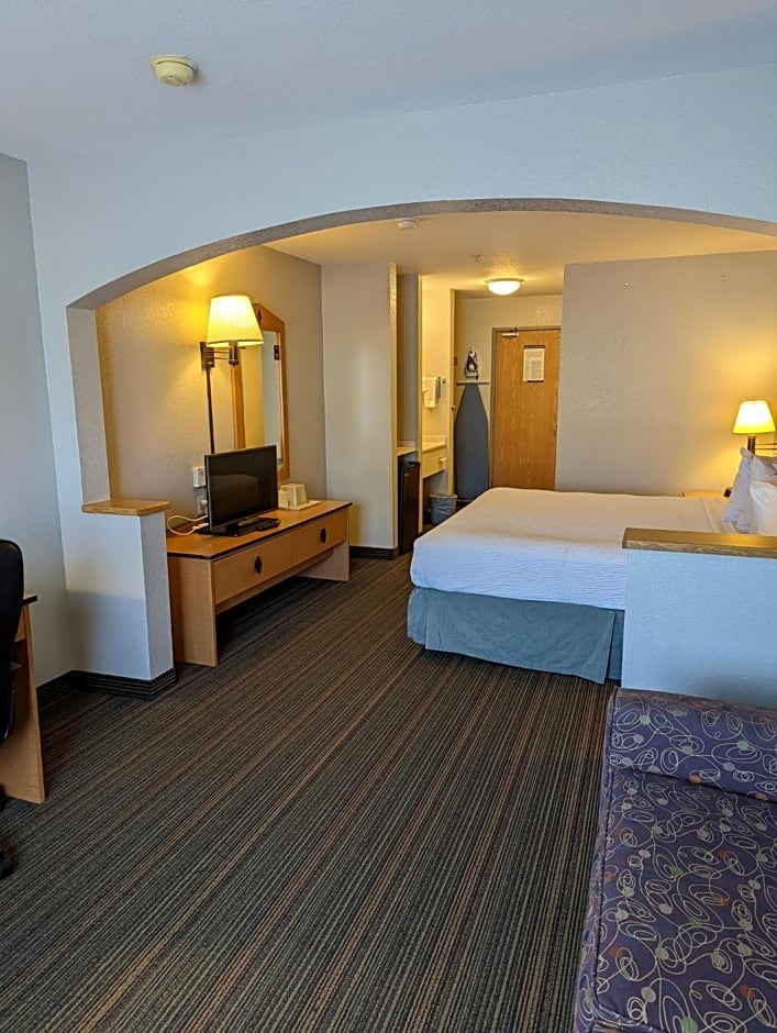 Days Inn & Suites by Wyndham Castle Rock