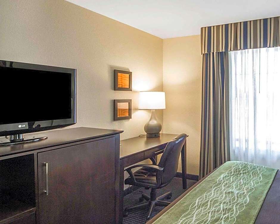 Quality Inn Tulsa-Downtown West