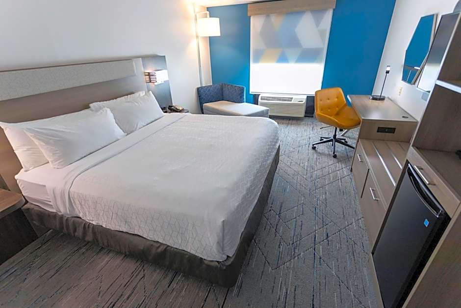 Holiday Inn Express & Suites Huntsville Airport By IHG