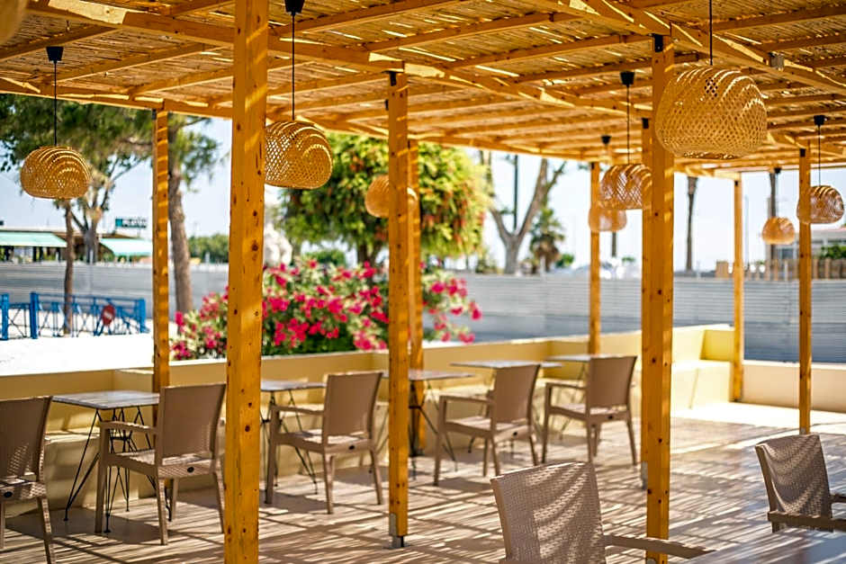 Atma Beach Rooms & Suites