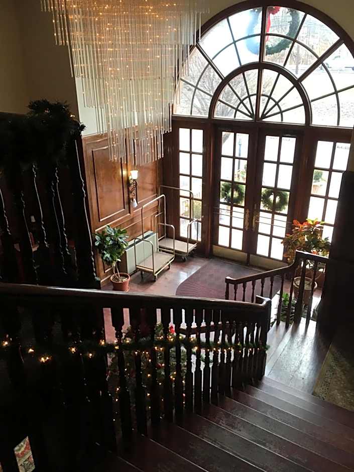 Colts Neck Inn Hotel
