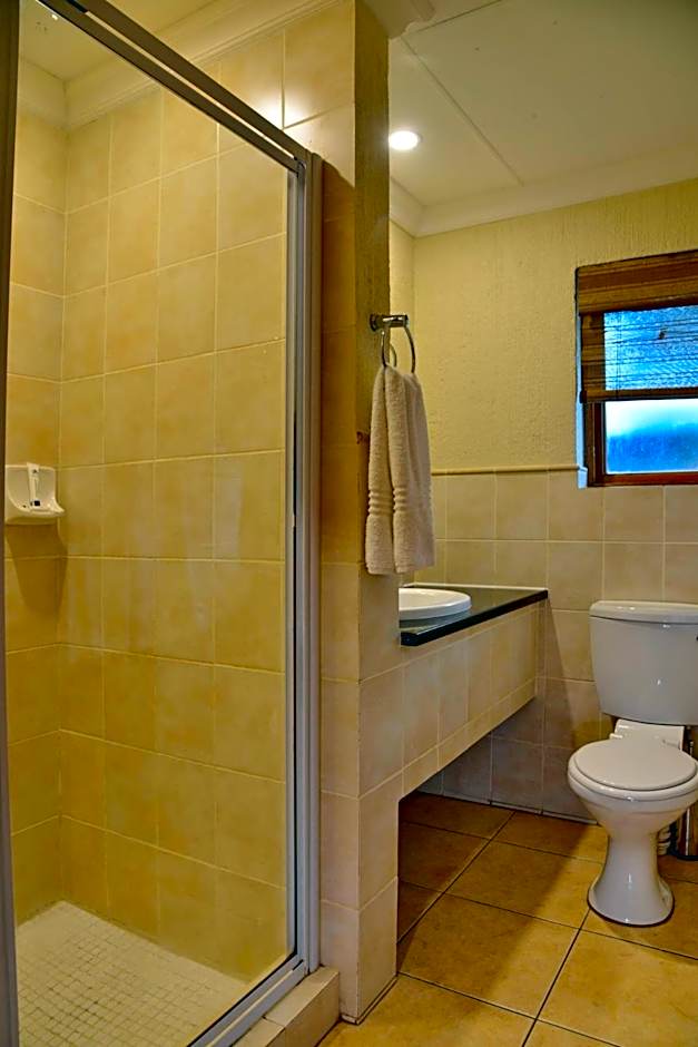 Cambalala - Luxury Units - in Kruger Park Lodge - Serviced Daily, Free Wi-Fi