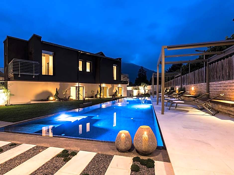 Merangardenvilla adults only