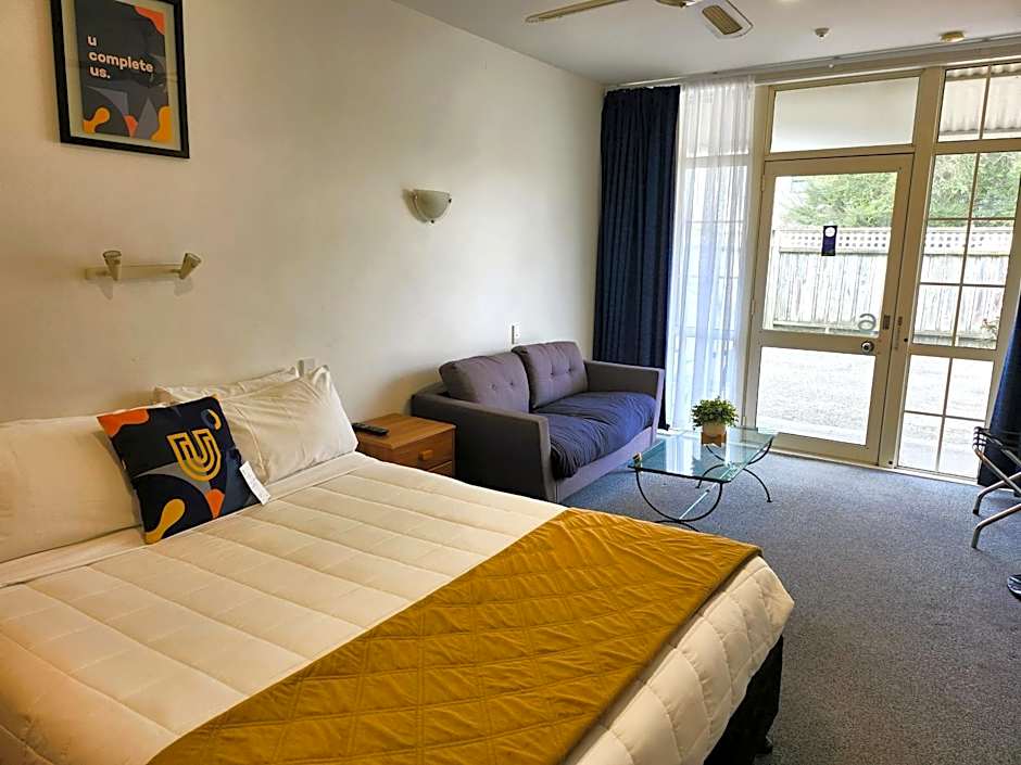 U Studios Paraparaumu Beach (formerly Copperfield Seaside Motel)