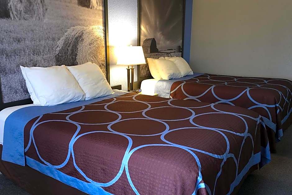 Photo 1 of 10 of 2 Queen Beds