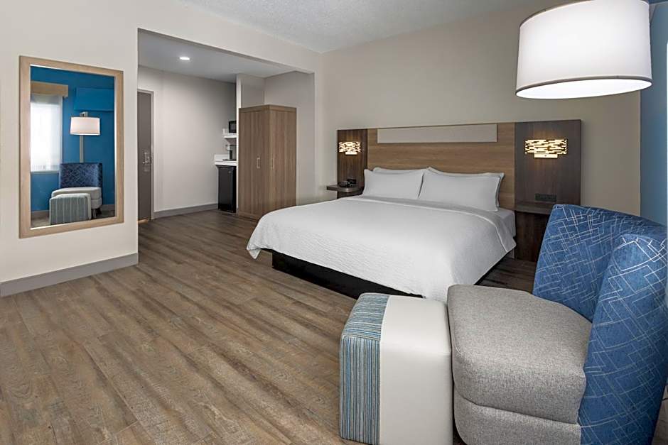 Holiday Inn Express & Suites Leesburg - Historic District by IHG