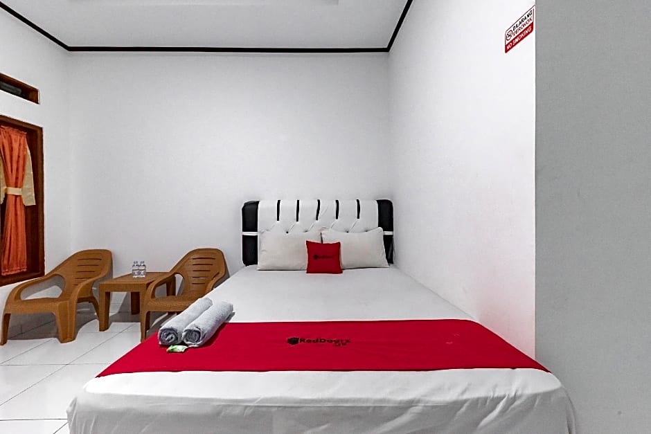 RedDoorz @ Geopark Ciletuh Sukabumi