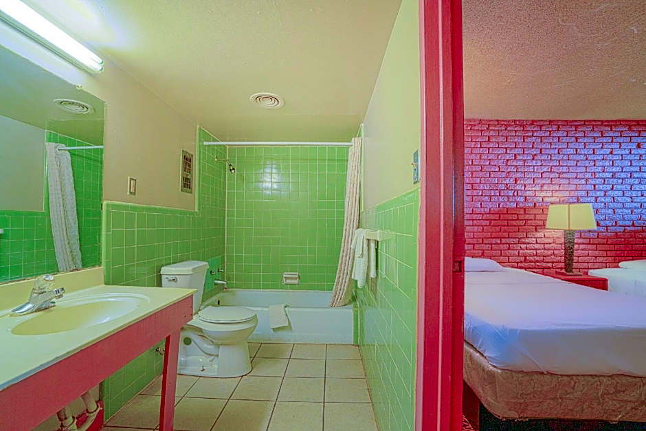 Town & Country Motel Bossier City by OYO