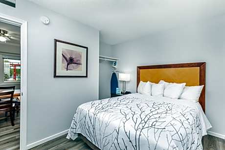 Deluxe Queen Room with Two Queen Beds