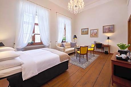 Junior Suite with Spa Access