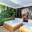 Ken's Backpackers Hotel