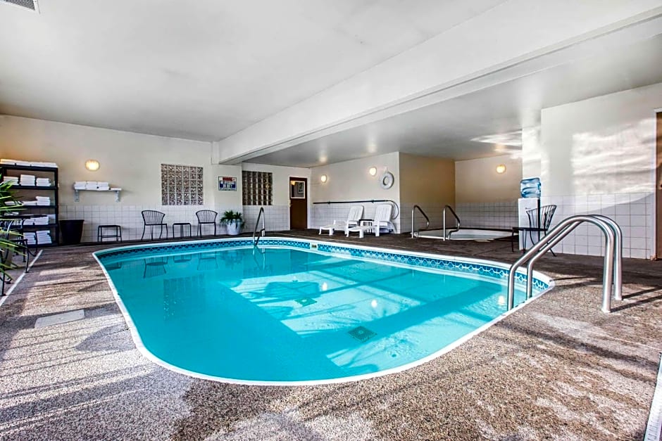 Quality Inn and Suites Summit County