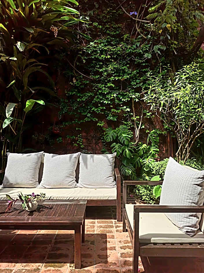 BE Jardin Escondido By Coppola