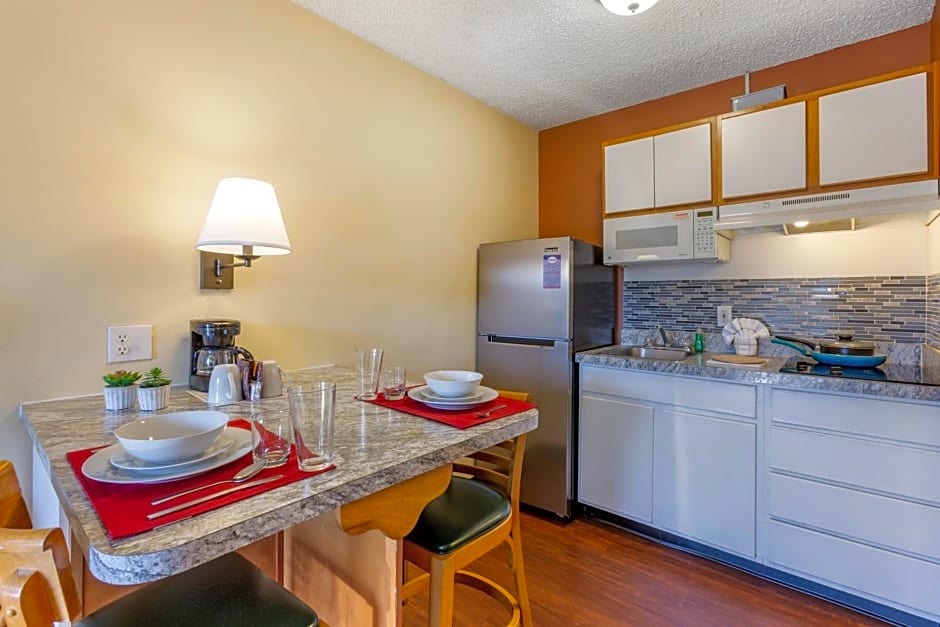 Suburban Studios Albuquerque Midtown - University