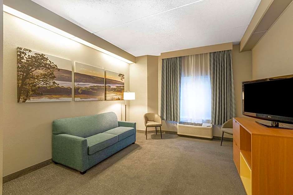 Days Inn by Wyndham Eagan Minnesota Near Mall of America