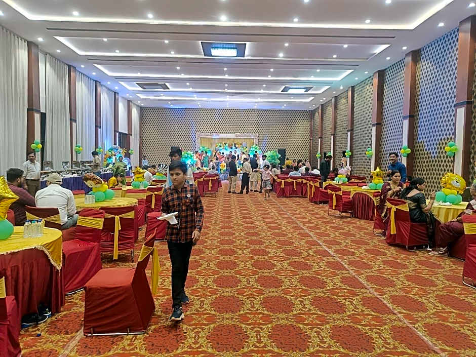 The Grand Neelam Hotel