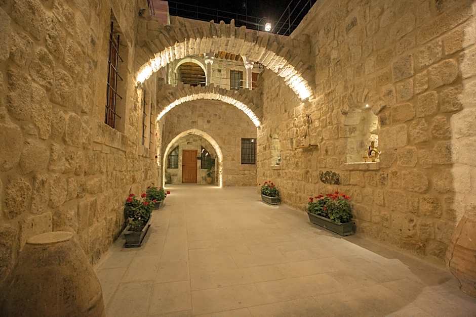 Acropolis Cave Suites