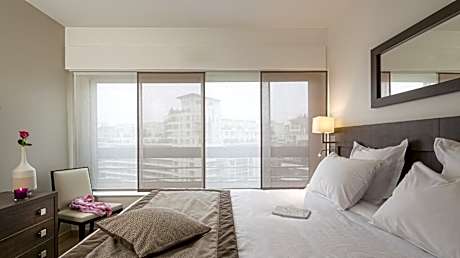 Executive Studio (2 Adults)