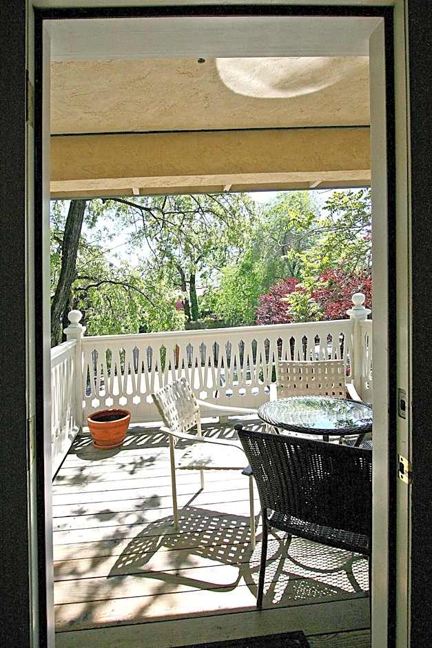 Photo 1 of 8 of Carriage House
