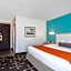 Howard Johnson by Wyndham Mystic