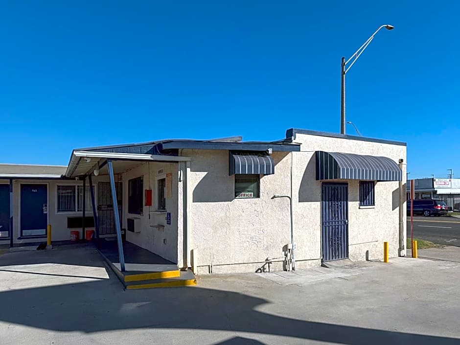 Hiland Motel