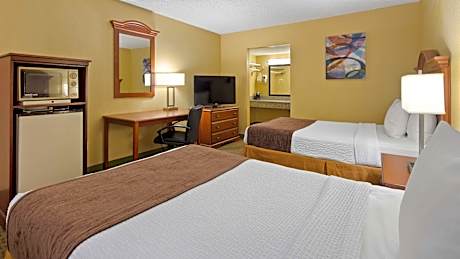 2 Double Beds Mobility Accessible Room Roll-In Shower Non-Smoking