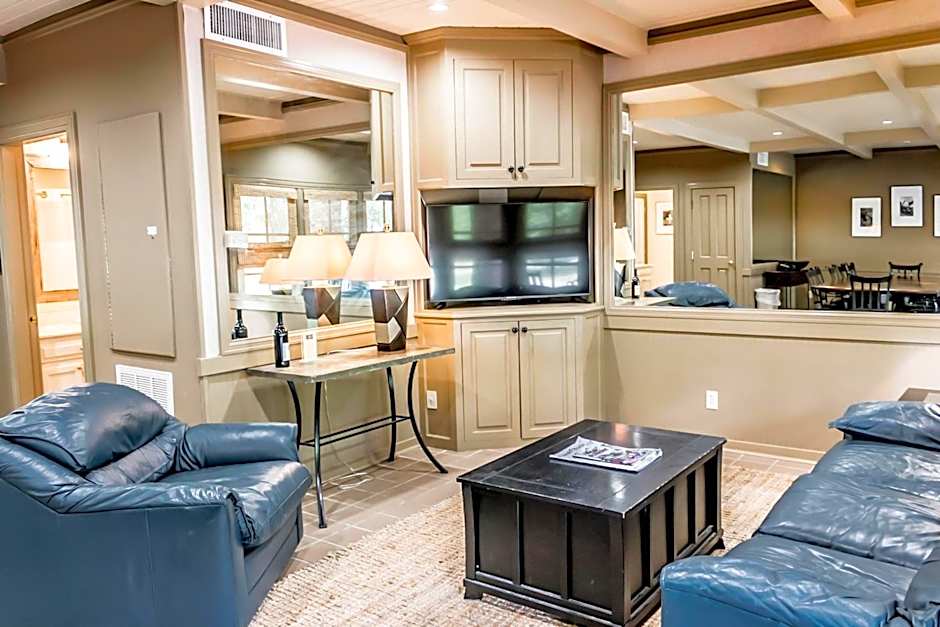 The Lodge at The Bluffs