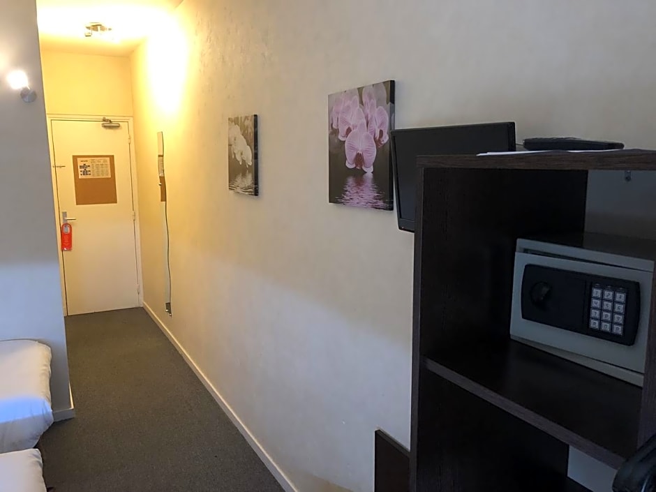 Adonis Lyon Est Hôtel Artys