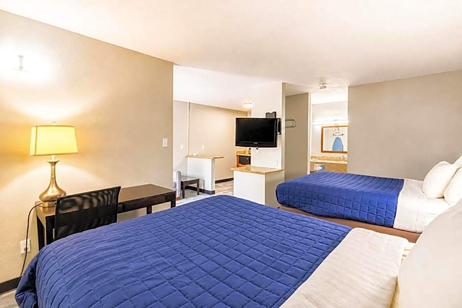 Freer Executive inn and Studios