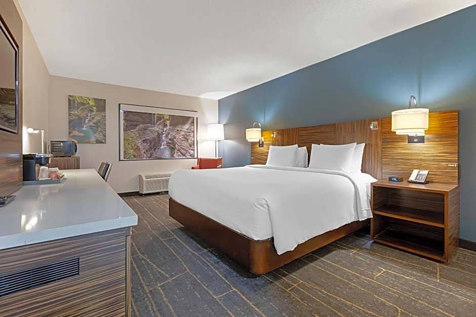 The Lux Hotel & Conference Center, an Ascend Collection Hotel