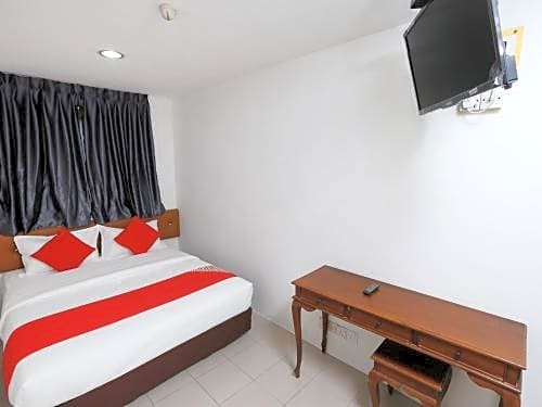 OYO 89672 Eg Hotel Jj