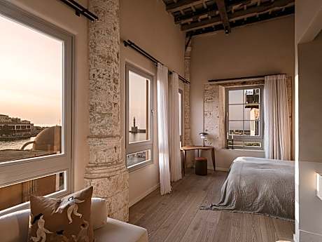 Aisha Hotel