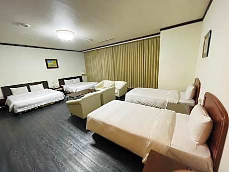 Deluxe Family Room with Free Parking