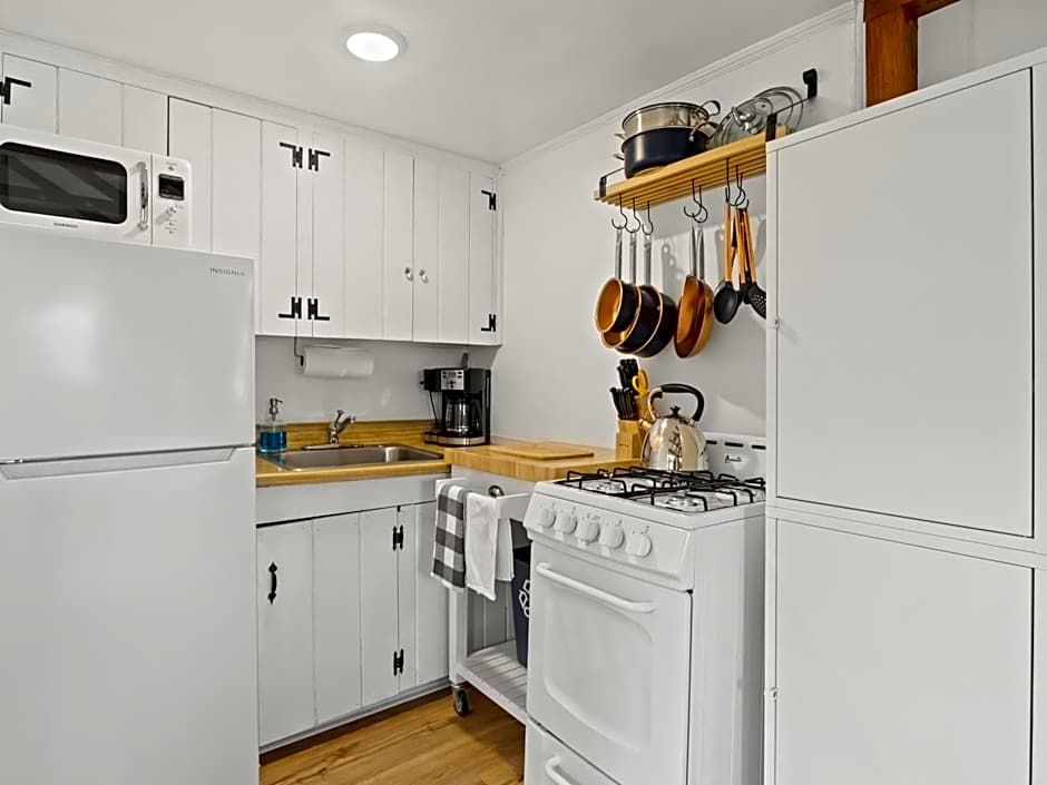 The Seagrove Suites & Guest Rooms