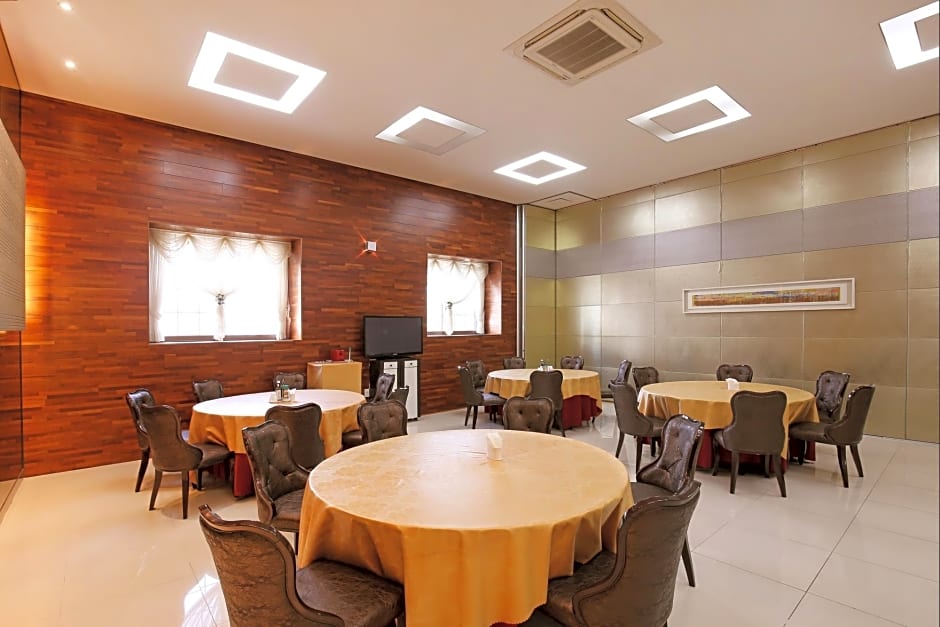 OASIS Hotel